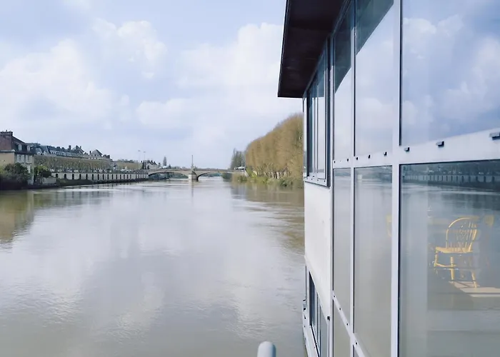 Loft Sur L\'Eau En Centre-Ville De Compiegne
